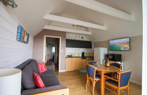 Pouldreuzic Apartment | Tipoz'immo-Le Grand Grand 209 -view and direct access to the sea-pets accep