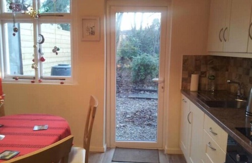 Ennis House | Tir na nOg cottage, Ennis town centre