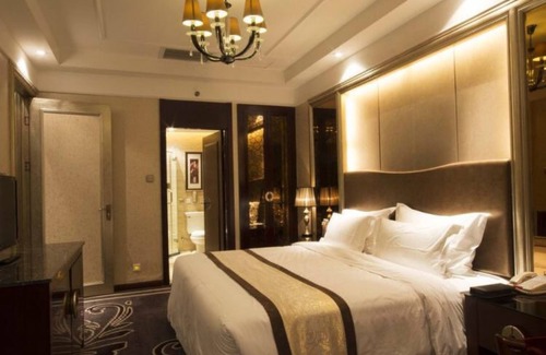 Yanta Qu Hotel | Titan Central Park Hotel