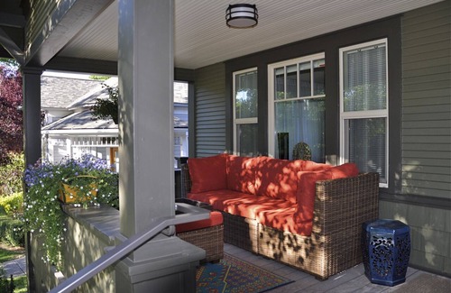 Historic Downtown District Apartment | Titania - Second Spring Property 1-3 Bedroom Luxury Rentals In Downtown Ashland