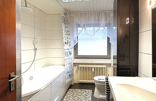 Kaiserslautern Apartment | TLA : Wide A (°) <(