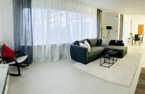 Kaiserslautern Apartment | TLA/tlf Geräumiges Voll Ausgestattetes Apartment