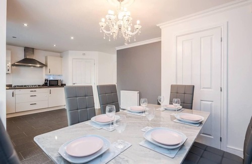 Stanford-le-Hope House | tms Cheerful 5BDR house! Thurrock! Free Parking!