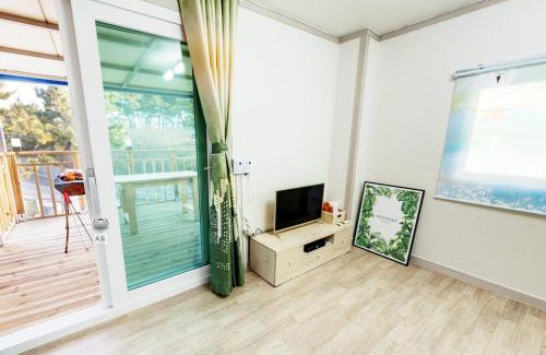 Pohang House | Tobang Red Clay Pension