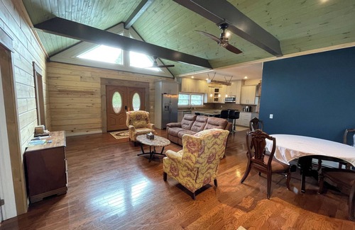 Tobermory Cottage | Tobermory Bruce Peninsula Beautiful Cottage