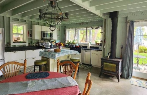 Orland Cabin | Toddy Pond Lakehouse - Beautiful sunrises, water fun, close coastal towns/parks