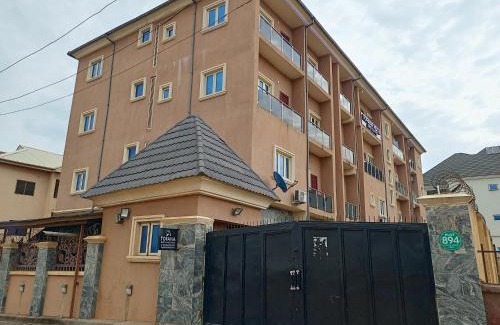 Mobushipe Hotel | Tofana Hotel and Suites Mabushi