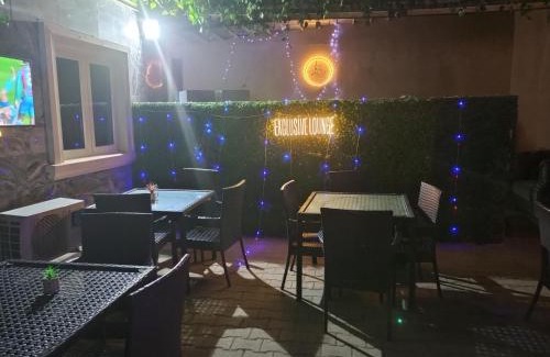 Mobushipe Hotel | Tofana Hotel and Suites Mabushi