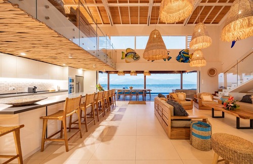 Teavaro Villa | Tohora by Tahiti Homes 5-bedroom beachfront villa with swimming pool.