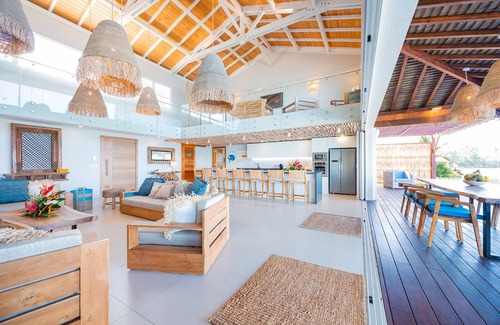 Teavaro Villa | Tohora by Tahiti Homes 5-bedroom beachfront villa with swimming pool.