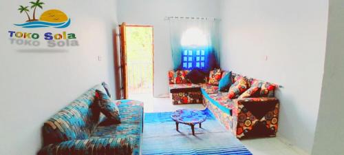 Aswan House | Toko Sola