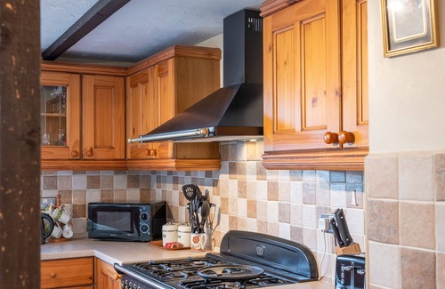 Great Ryburgh House | Tone's Cottage - Two Bedroom House, Sleeps 4