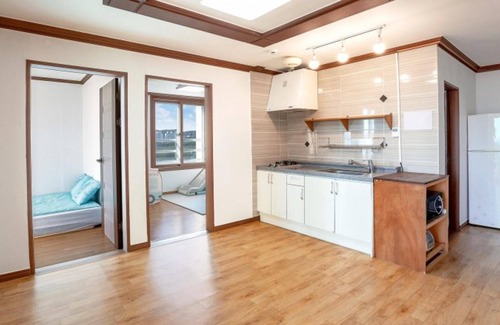 Pinari-gol House | Tongyeong Haeorum Kids Pension