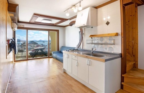 Pinari-gol House | Tongyeong Haeorum Kids Pension