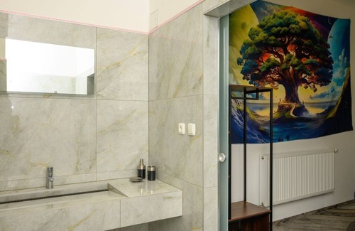 Enns Bed & Breakfast | TOP 3 Double room - Plaza Cafe & Bar
