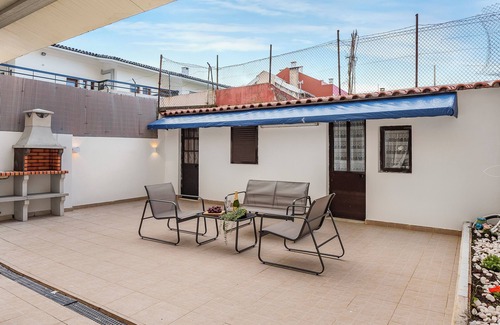 Reboleira Apartment | TOP Apartment, modern and with a spacious terrace!