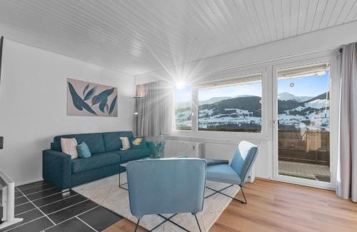 Tavanasa Apartment | Top Aussicht mit Poolbereich in Skiregion Brigels