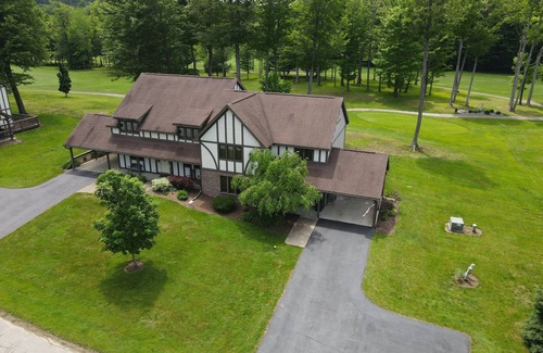 Clymer Condo | ✨TOP & CENTER Peek’n Peak KIKO SKI IN/OUT LIFT#3~SITUATED ON GOLF COURSE #9 TEE
