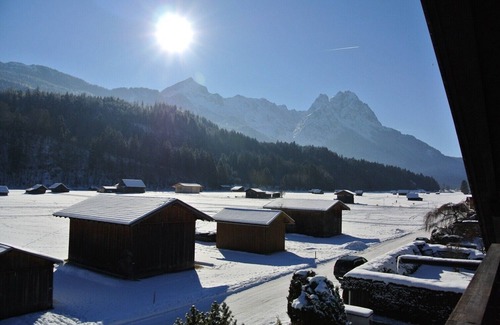 Garmisch-Partenkirchen Apartment | Top floor apartment in a prime location with a magnificent view
