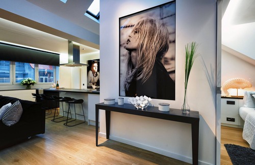 Chatelain Apartment | Top-Floor Loft Apartment in the Louise-Châtelain Area
