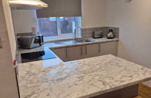 Coleshill Apartment | Top floor pent house suite near NEC/BHX/HS2. 3 Bedrooms, 6 beds