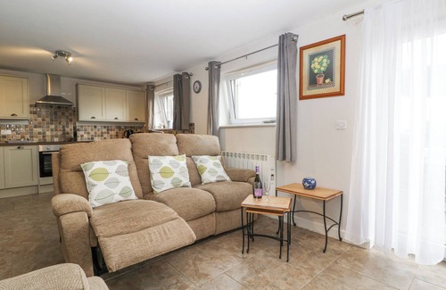 St. Brides Netherwent Cottage | Top Lodge