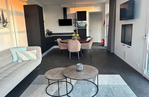 Olburgen House | Top modern chalet 'Refugium' with large garden on the IJssel