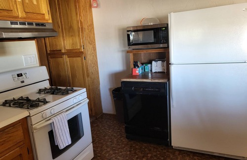 Truth or Consequences House | Top of the Hill Guest House - Cozy home near City Golf Course - Pet Friendly!n