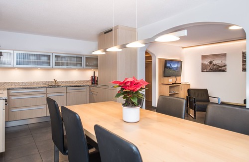 Zermatt House | Top vacation apartment for families, large play and sunbathing area, central and quiet