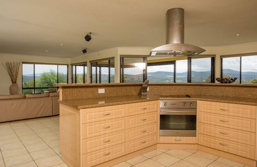 Merimbula House | Top Views on Lakewood - Merimbula