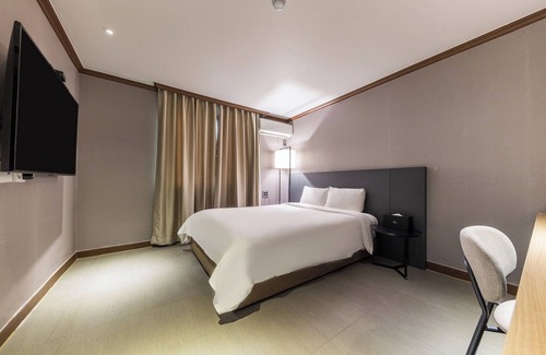 Bongmyeong-dong Hotel | Topcloud Hotel Daejeon