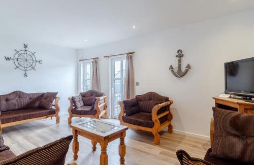 Hoveton House | Topsail-18150