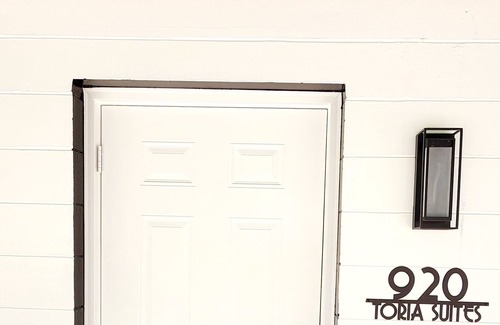 East Lake Morton Condo | Toria Suites 920