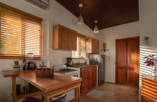 Torio House | Torio guesthouse with panoramic view of mountains & walking distance to beach