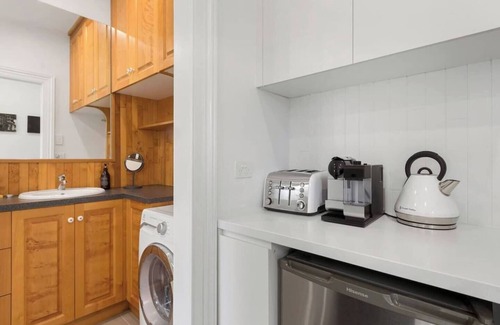 Battery Point House | Toris Cottage Stroll to Vibrant Salamanca