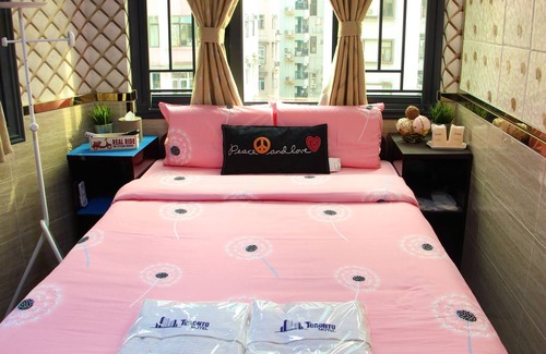 Jordan Cabin | Toronto Holidays (Double Room)