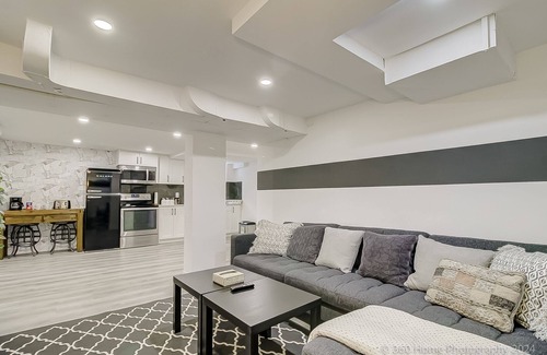 Etobicoke Bed & Breakfast | TorontoGEM: 20 mins to Downtown,10 mins to Airport