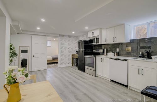 Etobicoke Bed & Breakfast | TorontoGEM: 20 mins to Downtown,10 mins to Airport