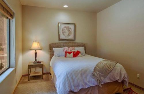 Torreon House | Torreon Family Cabin, Large Decks & Open Floorplan