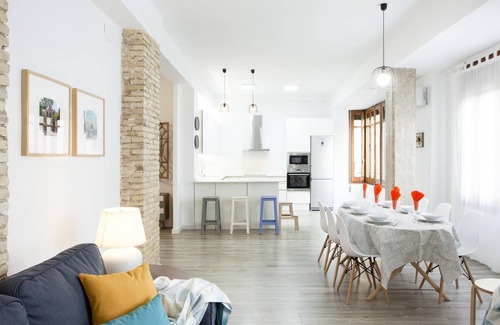 Ciutat Vella Apartment | Torres de Serranos Purísima, 4 Bedrooms, 8 Pax, Central Market in Ciutat Vella