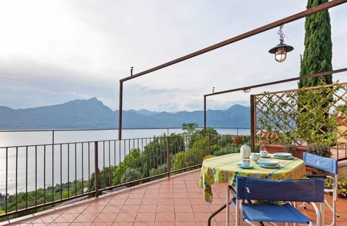 Castion Veronese Apartment | Torri del Benaco Terrace
