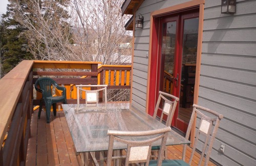 Gardiner Apartment | Tortilla Flats Overlooking the Yellowstone River, in town. nSleeps 4.