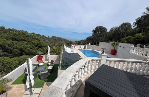 Canyelles Villa | Tossa, exceptional villa, 2 apartments, private heated pool, sea view, air-conditioned