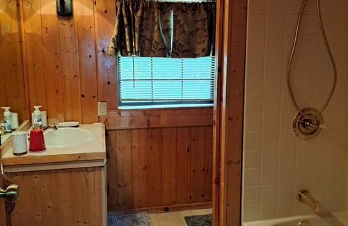 Mico Bed & Breakfast | TOTAL ECLIPSE AREA! Mico, TX