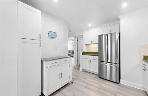Beach Haven Terrace House | TOTALLY RENOVATED 6 BEDROOM HOME NEXTDOOR TO PICKLEBALL COURTS!