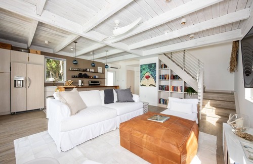 Savannah Sound Cottage | Touch of Class Cottage, A Beachfront Cottage on the Warm Calm Caribbean