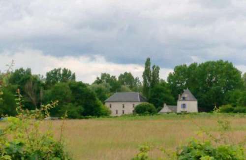 Allouis House | Tour de Bablou - insolite
