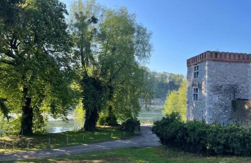 Barbencon House | Tour de château à Barbençon