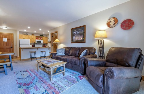 Driggs Condo | Tour Yellowstone&Grand Teton National Park! Explore Jackson Hole&Teton Valley,ID