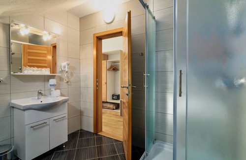 Ostarski Stanovi Bed & Breakfast | Tourist center Marko